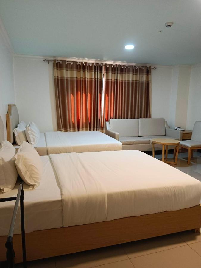 Punta Clark Hotel Clark Field Экстерьер фото