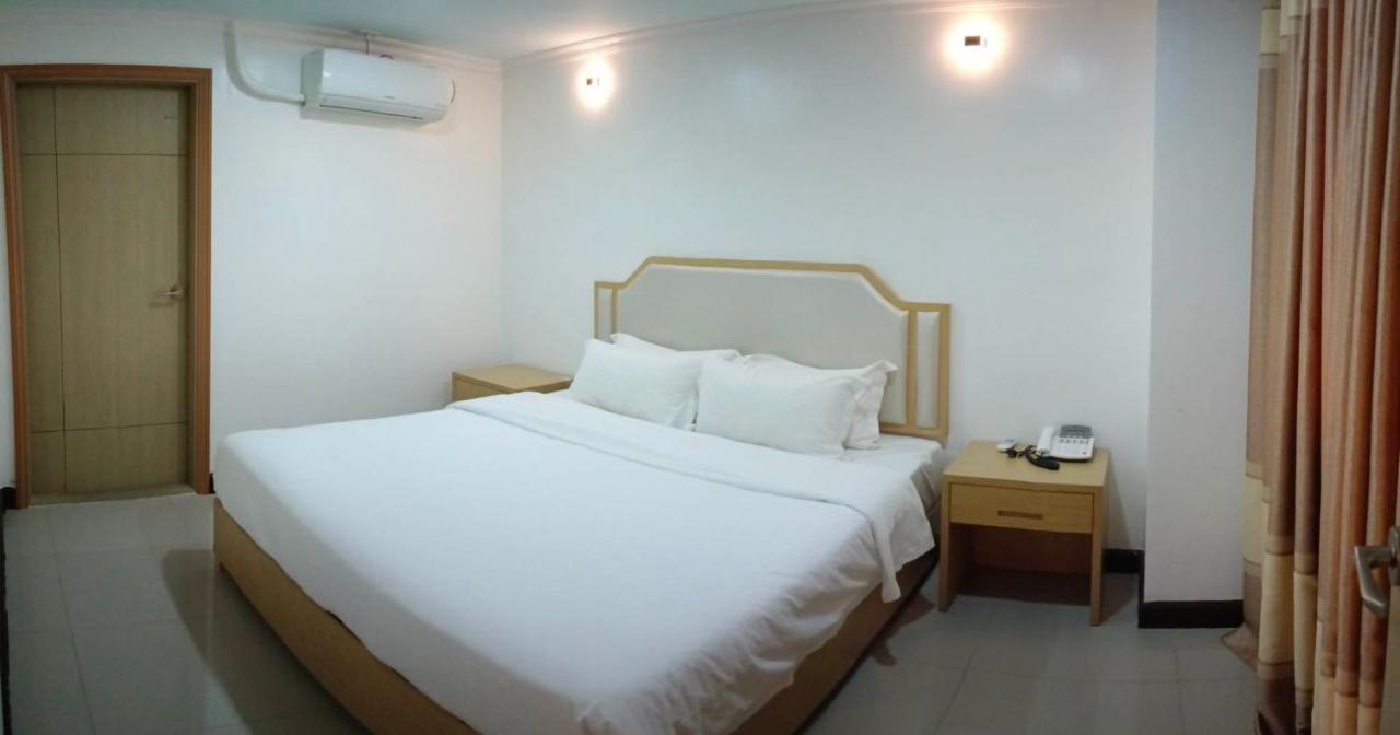 Punta Clark Hotel Clark Field Экстерьер фото