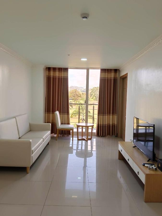 Punta Clark Hotel Clark Field Экстерьер фото