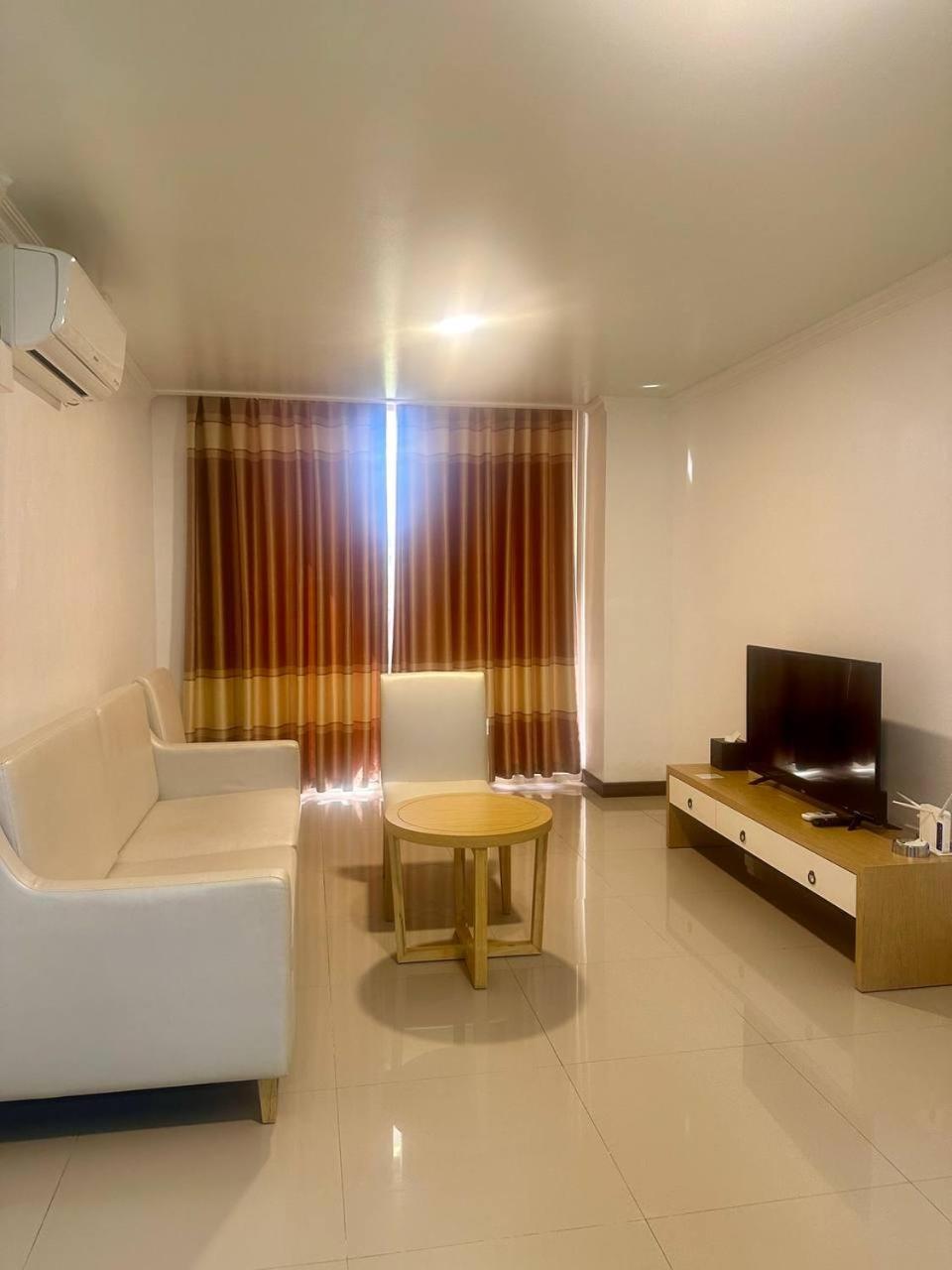 Punta Clark Hotel Clark Field Экстерьер фото