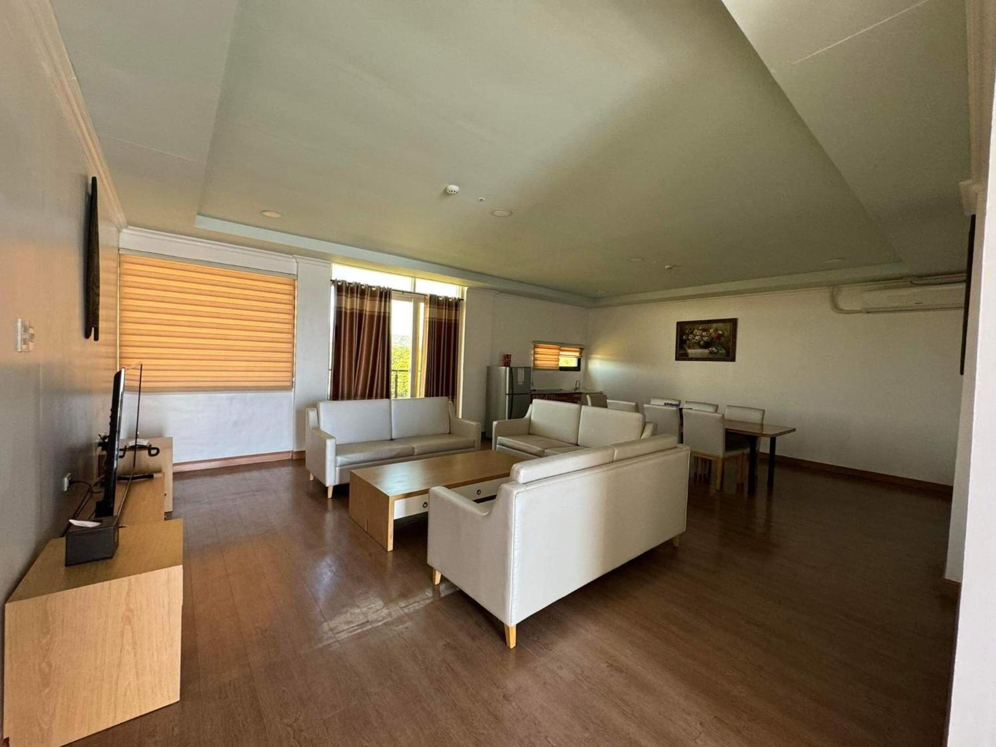 Punta Clark Hotel Clark Field Экстерьер фото