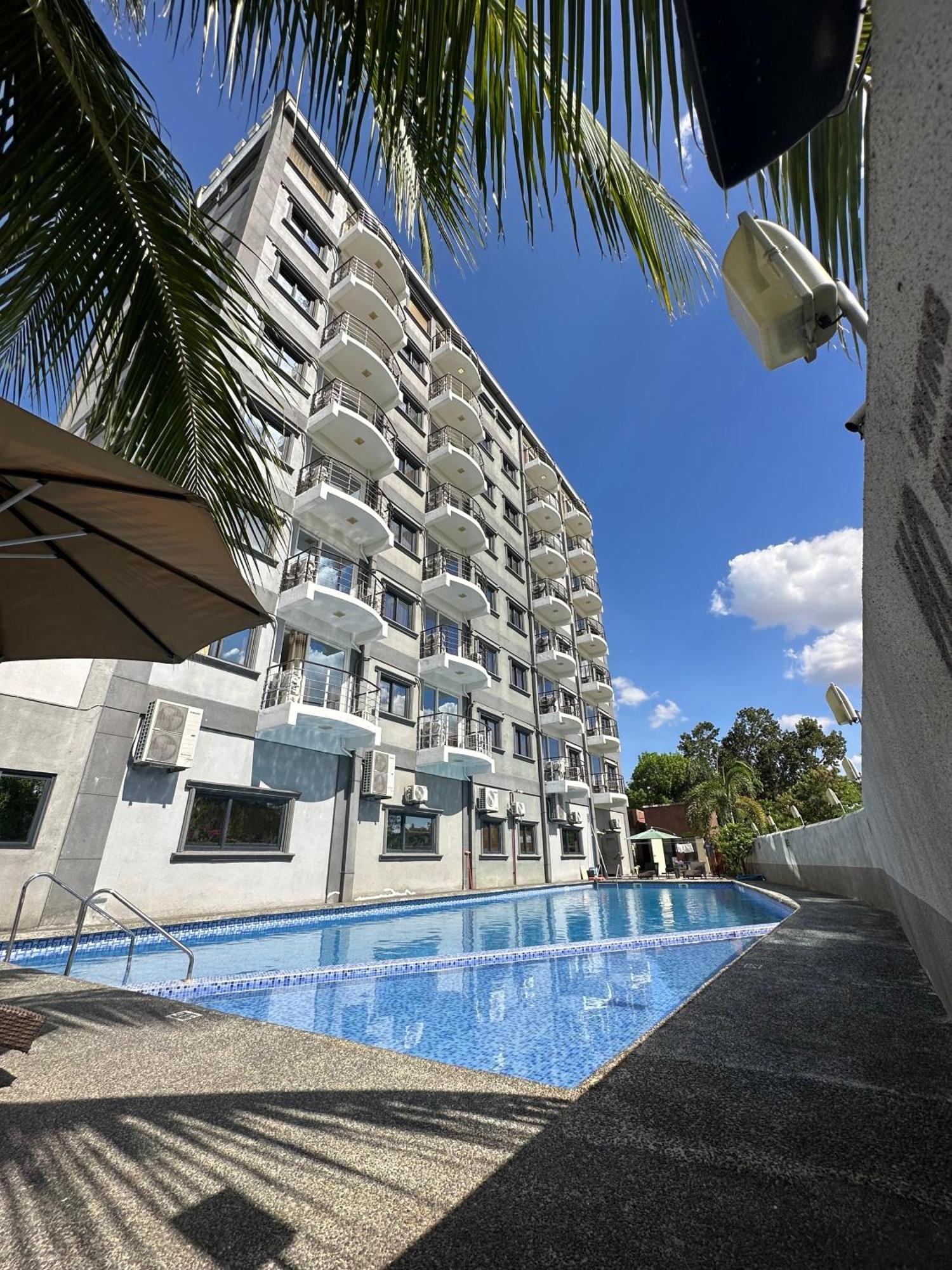 Punta Clark Hotel Clark Field Экстерьер фото